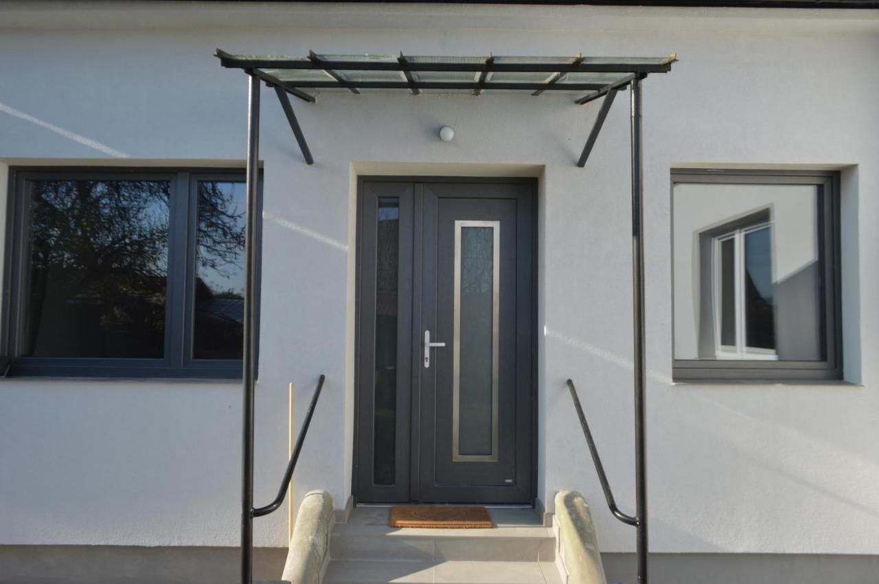 Апартаменты Jelenec House Экстерьер фото